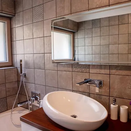 Ferienhaus Wellness Rodinny Domek Velisak